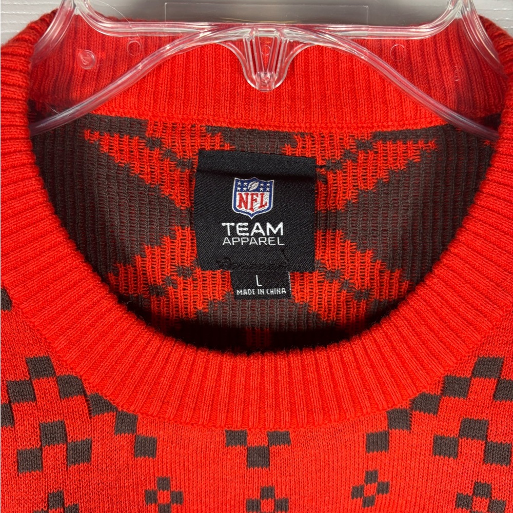 Men's NFL Orange/Brown Cleveland Browns Light Up Game Day Winter Sweater Large - Picture 8 of 8